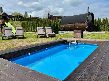 Urokliwy domek 35m2 z jacuzzi, sauna i pełnym wyposażeniem