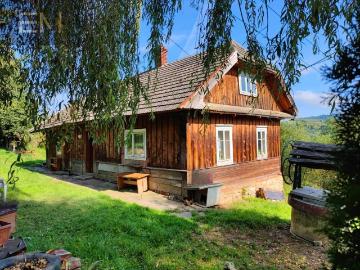 Urokliwy drewniany dom 90 m2 z widokiem na lasy
