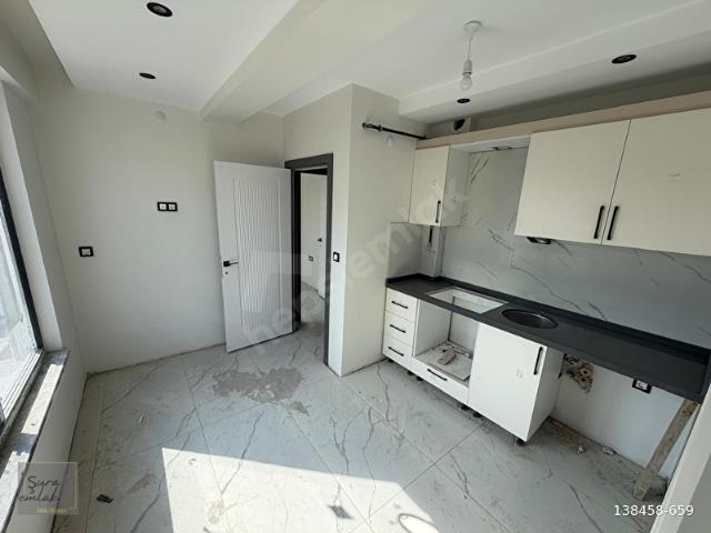 ŞURA EMLAK dan TARİH BULVARI ZÜMRÜT CAMİİ YANI SATILIK 2+0 DAİRE