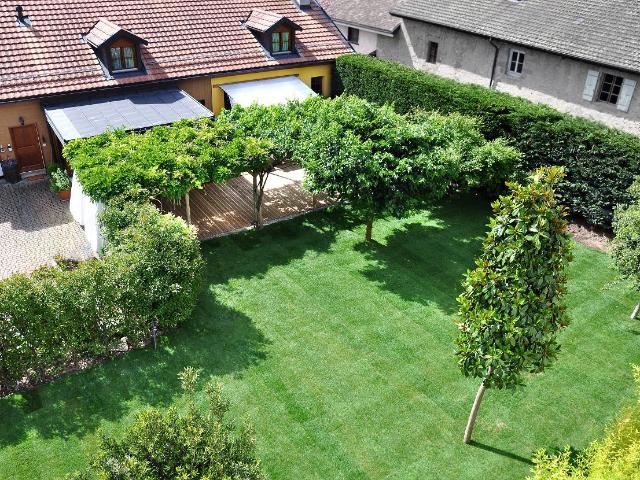 Uralter renovierter Bauernhof im Herzen des Dorfes