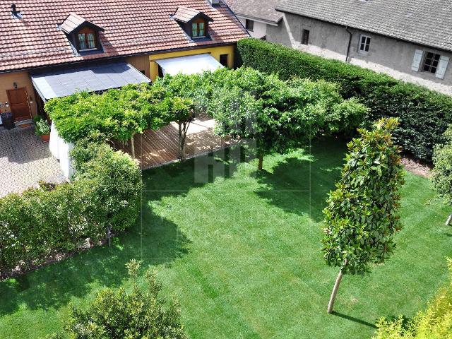 Uralter renovierter Bauernhof im Herzen des Dorfes