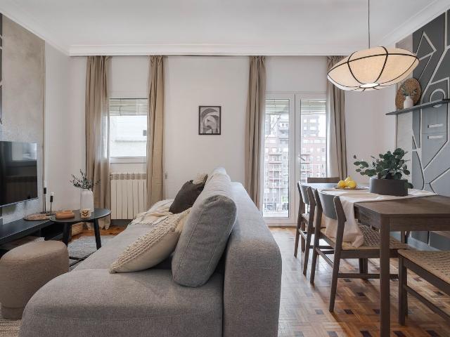 Urania 3 bedrooms and office, terrace in Lista, Madrid Amsterdam Apartments for Rent