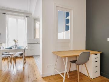 Urban Comfort Oasis: Stylish 43m² Apartment with Modern Amenities and Vibrant Surroundings, Paris Amsterdam Apartments for Rent
