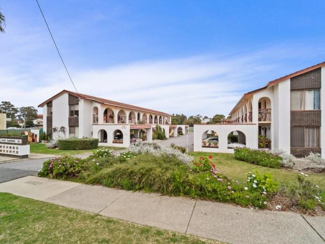 Urban Convenience & Vibrant Lifestyle Right on Your Doorstep