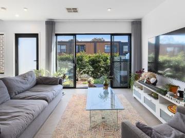 Urban convenience meets peaceful surrounds