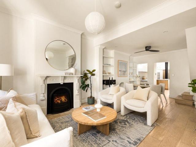 Urban Coastal Style In The Heart Of Waverley With A Lush Garden, Ocean Views And Parking