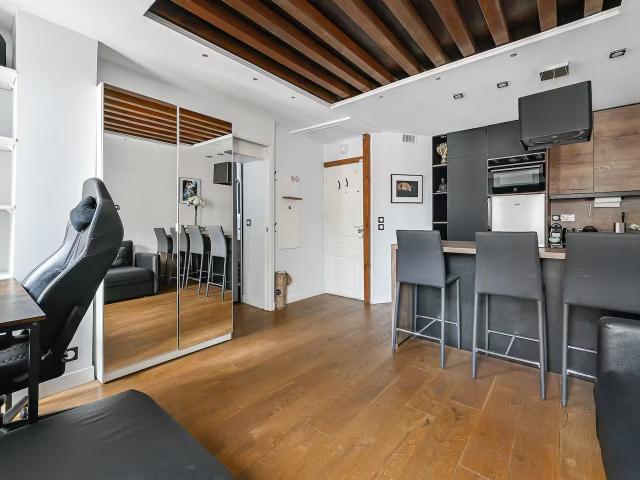 Urban Elegance: Your Stylish Getaway