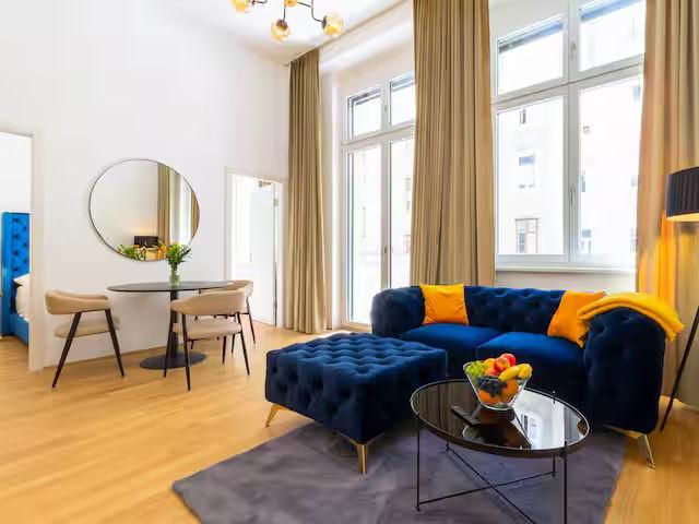 Urban Flat in Vienna | Private & Sunny Balcony