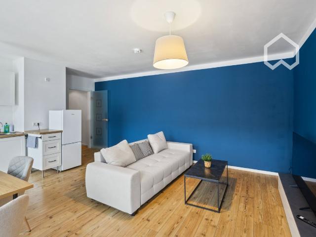 Urban flair with balcony and comfort, Leipzig Amsterdam Apartments for Rent
