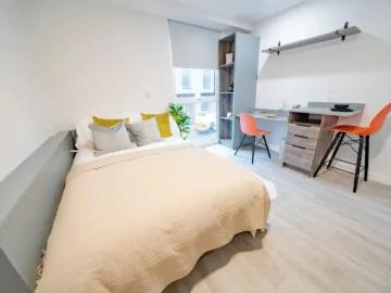 Urban Hub, Preston Has an Apartment