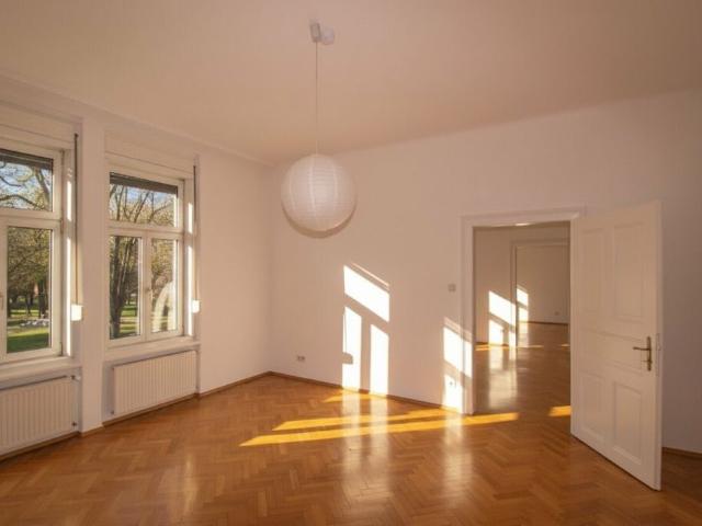 URBAN LEBEN, ENTSPANNT WOHNEN IHR RÜCKZUGSORT MITTEN IM ZENTRUM.