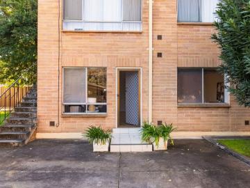 Urban Lifestyle with Convenient Near City Location