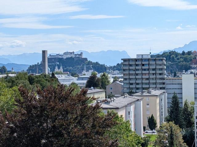 Urban Living – Attraktive Stadtwohnung mit sagenhafter Aussicht und 3 TG Stellplätzen