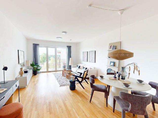 Urban Living at Gleisdreieck Modern Apartment with Fitted Kitchen