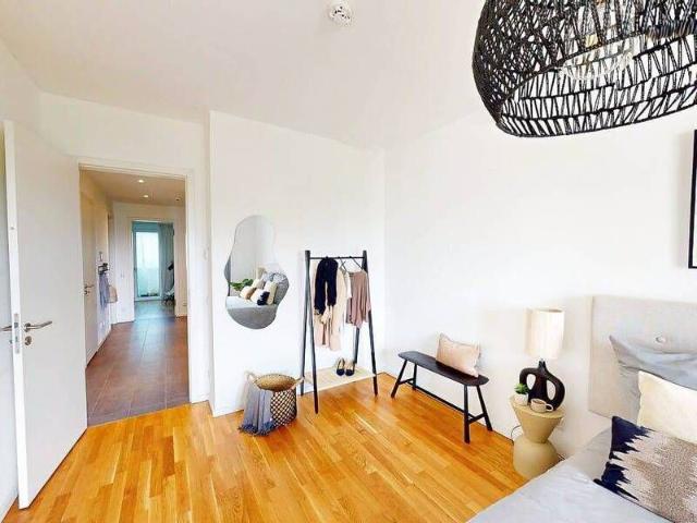 Urban Living at Gleisdreieck Modern Apartment with Fitted Kitchen