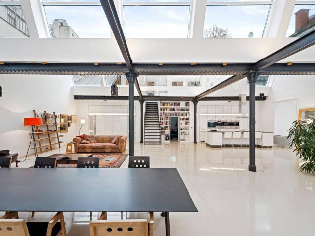 Urban Living Deluxe 5 Zimmer Atelierwohnung im New York Loft Stil mit Weinkeller, Terrasse & Garage