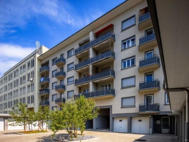 Urban living in Gundeli Bright 1 room apartment with top connections