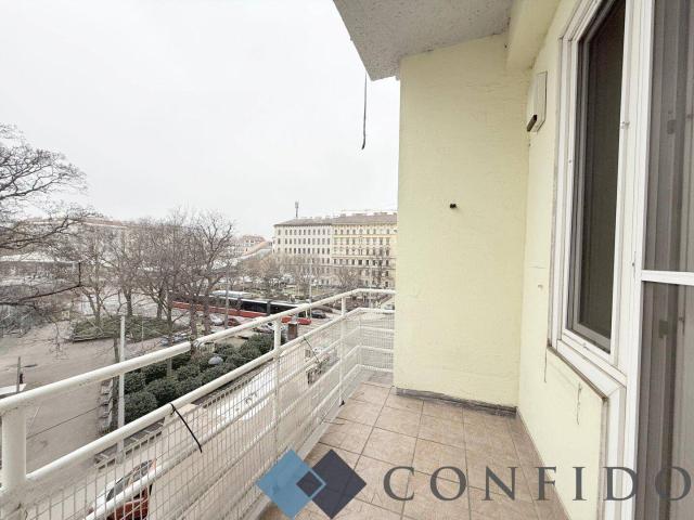 Urban Loritz Platz 3 Zimmer Altbauwohnung mit westseitiger Loggia und großem Gestaltungspotenzial