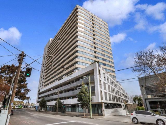 URBAN LUXURY AND LIFESTYLE AWAITS!