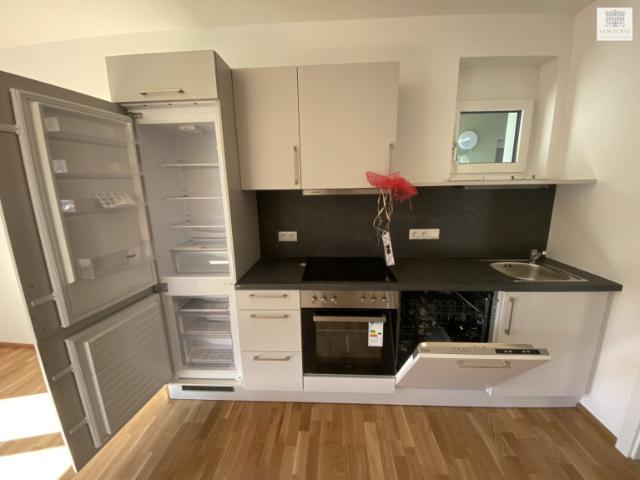 Urban. Modern. MIT WEITBLICK Großzügige 3 Zimmer Wohnung mit 2 Balkone WG geeignet