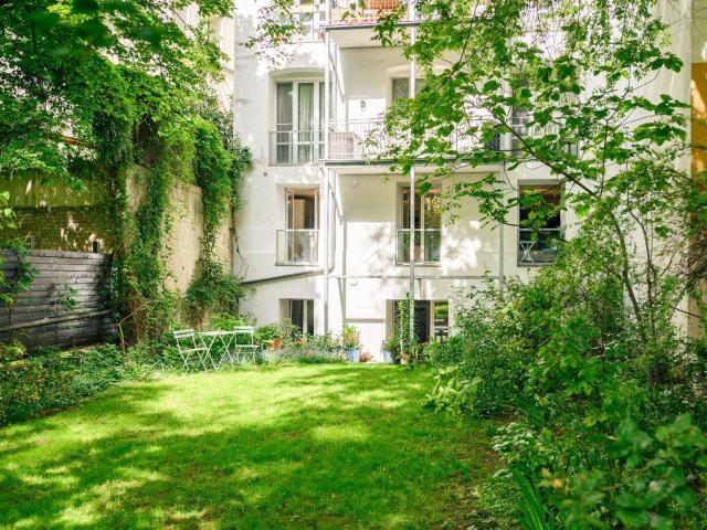 URBAN OASIS: EINZIGARTIGER TOWNHOUSE STYLE MIT 240M² PRIVATEM GARTEN