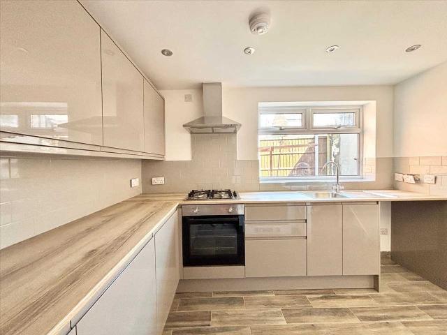 Urban Rd, Kirkby In Ashfield NG17, 2 bed flat to rent, £800 pcm | PrimeLocation