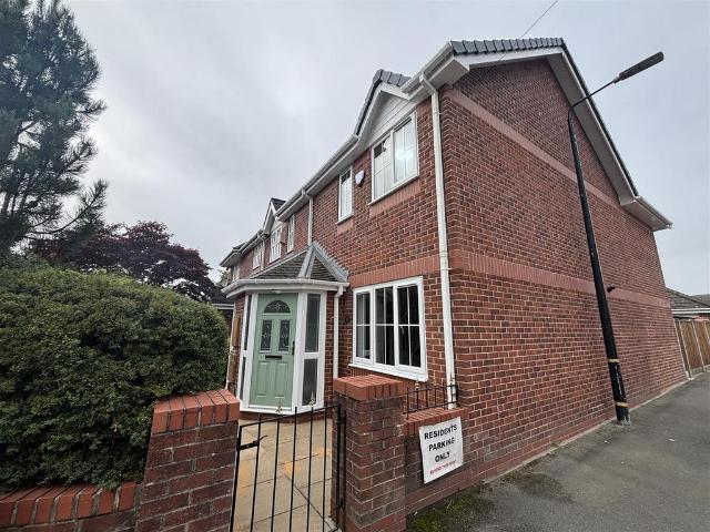 Urban Road, Altrincham 2 bed mews to rent £1,695 pcm £391 pw
