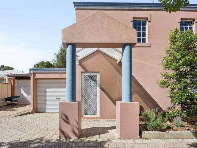 Urban Sanctuary in Maylands: 2 Bed Townhouse, Courtyard Spa, No Strata Fees