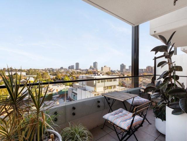 Urban Sophistication with Panoramic Outlooks