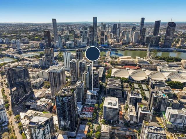 Urban Sophistication Meets Lifestyle Convenience Walk to River, South Bank & Brisbane State High