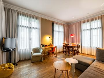 Urban St. Georg Hamburg City: Serviced Apartment in our yellow house