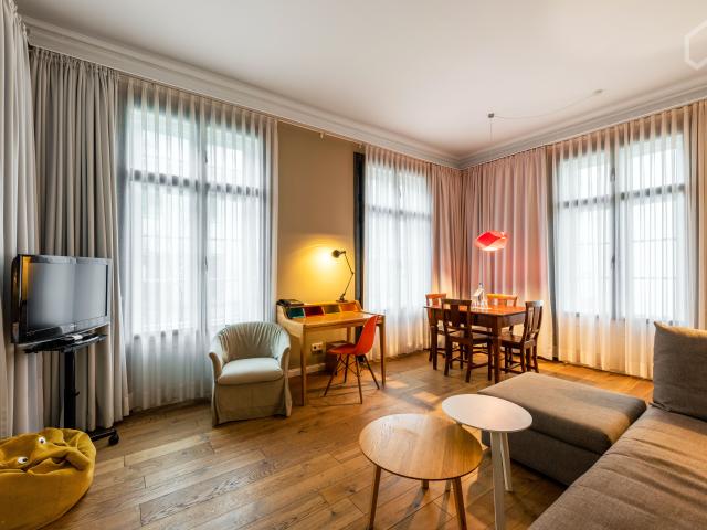 Urban St. Georg Hamburg City: Serviced Apartment in our yellow house