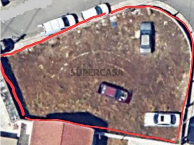 Urbano em Charneca de Caparica e Sobreda