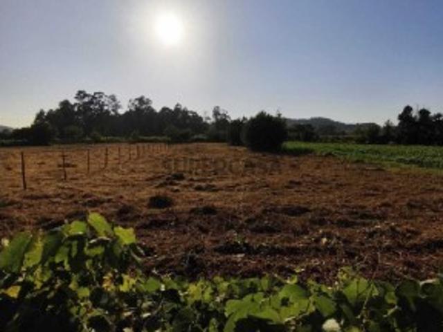 Urbano em Arnoso Santa Maria e Santa Eulália e Sezures