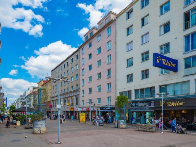 Die U Bahn vor der Türe!