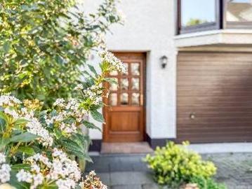 Urbanes Leben mit Herz Gemütliches Reihenhaus mit Raum für neue Möglichkeiten