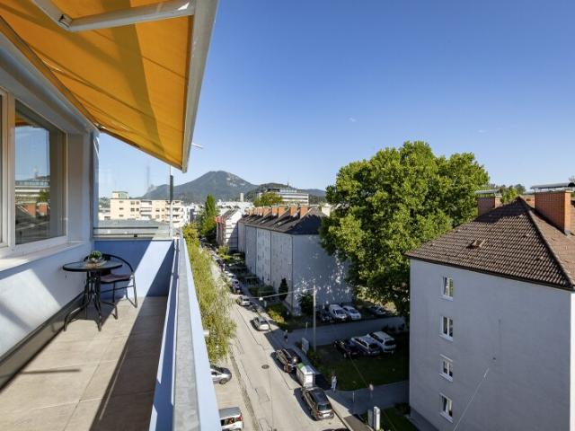 Urbanes Leben on top: 3 Zimmer Wohnung Lehen