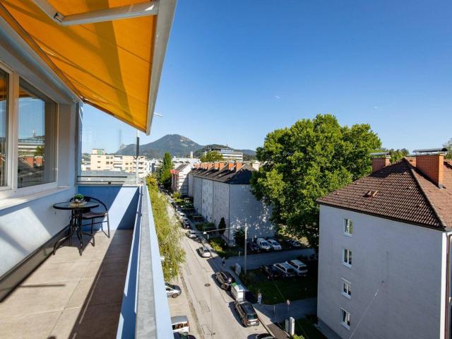 Urbanes Leben on top: 3 Zimmer Wohnung Lehen