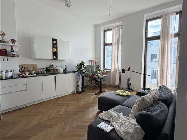 Urbanes Penthouse: Zentrale Ein Zimmer Wohnung mit Balkon in Bonn Zentrum
