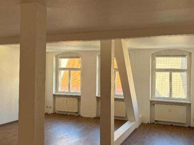 Urbanes Wohnen im geschichtsträchtigen Einzeldenkmal Großzügige 3 Zimmer Wohnung im 3.OG mit Aufzugskomfort in Freibergs Top Lage