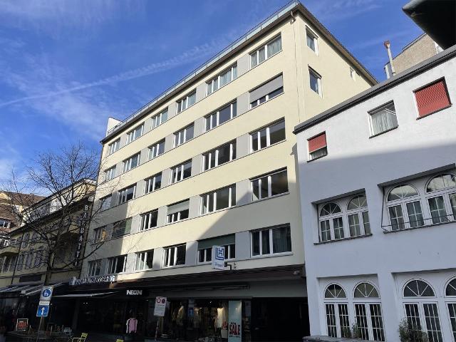 Urbanes Wohnen in neuer Wohnung, 4.5 ZWG, 3. OG