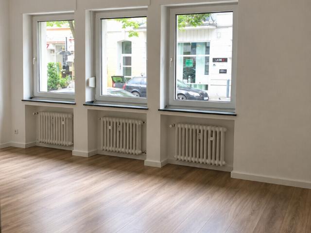 URBANES WOHNEN IN PEMPELFORT – 2 ZIMMER WOHNUNG MIT VIEL PLATZ
