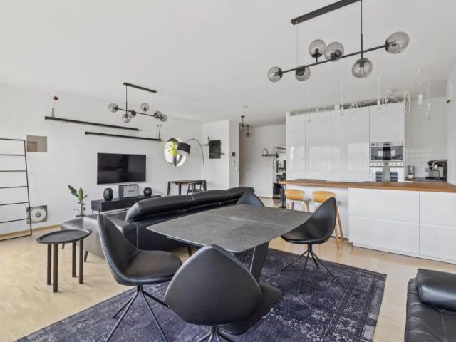 Urbanes Wohnen mittendrin: Stilvoll möbliertes Zwei Zimmer Appartement