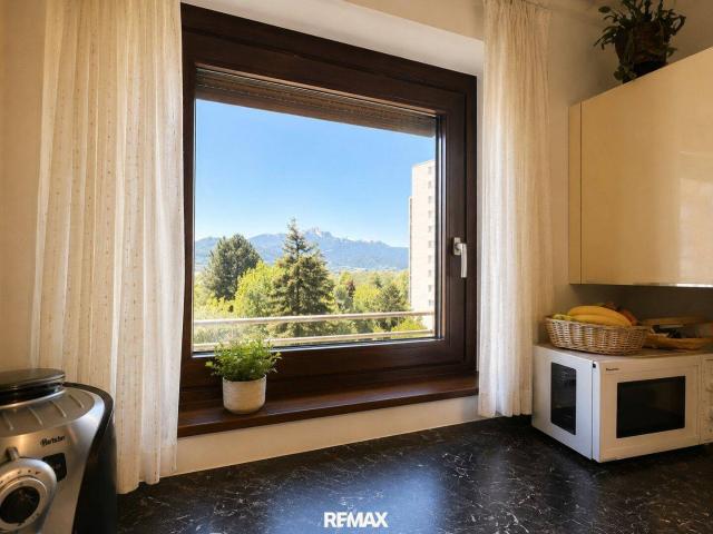 Urbanes Wohnen mit Bergblick: Charmante und flexible 3 Zimmer Wohnung in Innsbruck