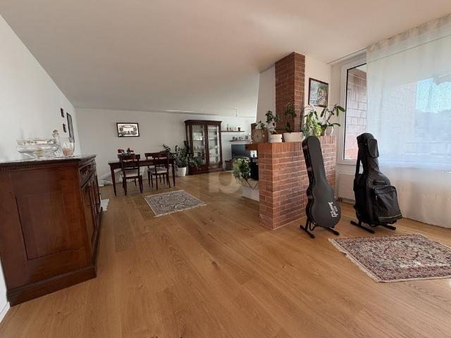 URBANES WOHNEN MIT PRIVATSPHÄRE UND DACHTERRASSE