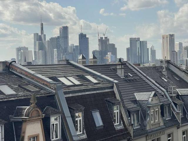 Urbanes Wohnen mit Weitblick I 3 Zi. Maisonette I stilvolle Verbindung von Altbaucharme und Moderne