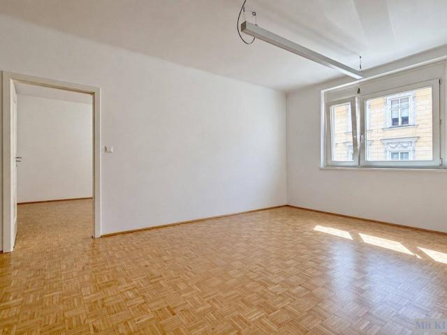 Urbanes 3 Zimmer Wohnen beim Naschmarkt – erstbezugsähnlicher Zustand in gepflegtem Haus