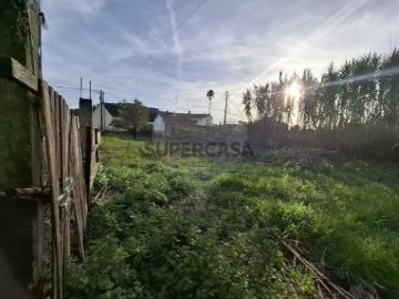 Terreno em Outeiro da Cortiçada e Arruda dos Pisões