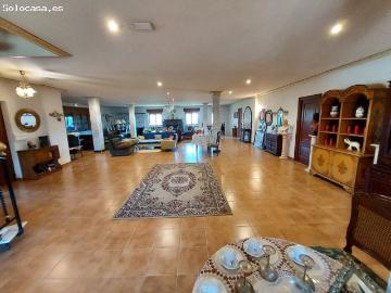 Urbis te ofrece un chalet independiente en venta en Castellanos de Villiquera, Salamanca