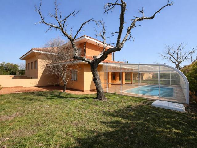 Urbis te ofrece un chalet pareado en venta en Urb. Oasis Golf, Carrascal de Barregas, Salamanca
